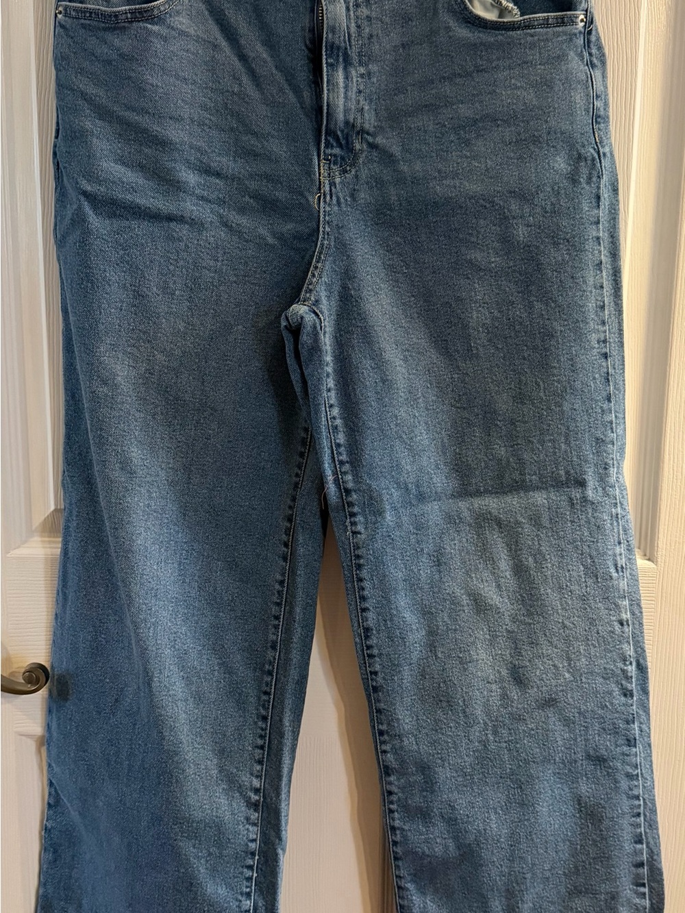No Boundaries Relaxed Fit Jeans in Medium Blue